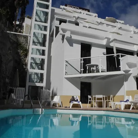 Mocanes Apartment