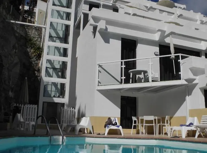 Mocanes Apartment